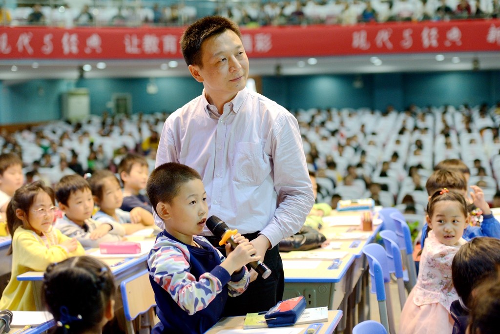 第23届现代与经典全国小学教学观摩研讨会花絮贲友林10月21日南京报道